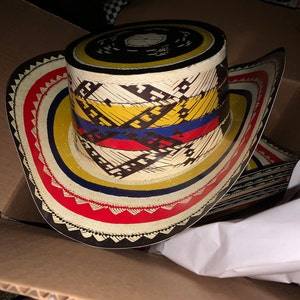 6 Pack Tri-color Vueltiao Colombian Hat Made of Cardboard for Parties  Sombrero Vueltiao De Carton Para Fiestas/cotillon/hora Loca 