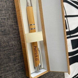 Coffret stylo bois personnalisé | Gravure texte pour Maitresse Coffret stylo bois personnalisé | Gravure texte pour Maitresse