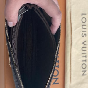 Louis Vuitton Eva Clutch Monogram Review + What Fits Inside? 
