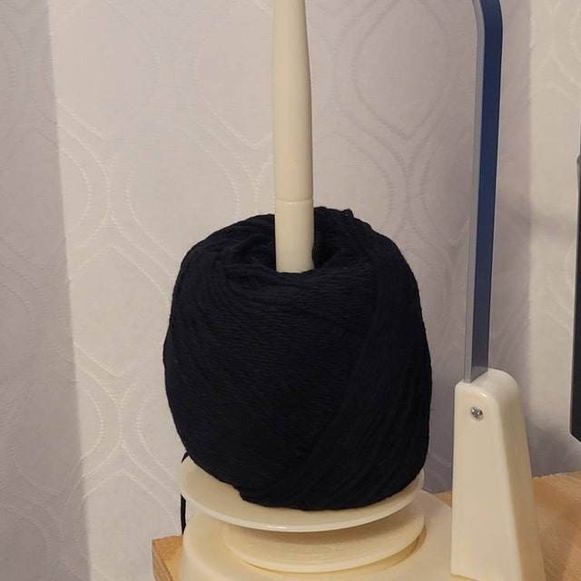 Wool Jeanie Magnetic Pendulum Yarn Knitting and Crochet Yarn Feeder Holder  Shipping From the US With Spare Parts Option for Spindle and Base 