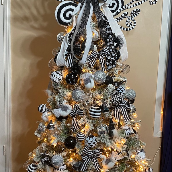 Black and White Lollipop With Bow, Halloween Pick, Tree Decor