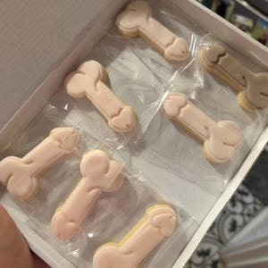 Kirsty added a photo of their purchase