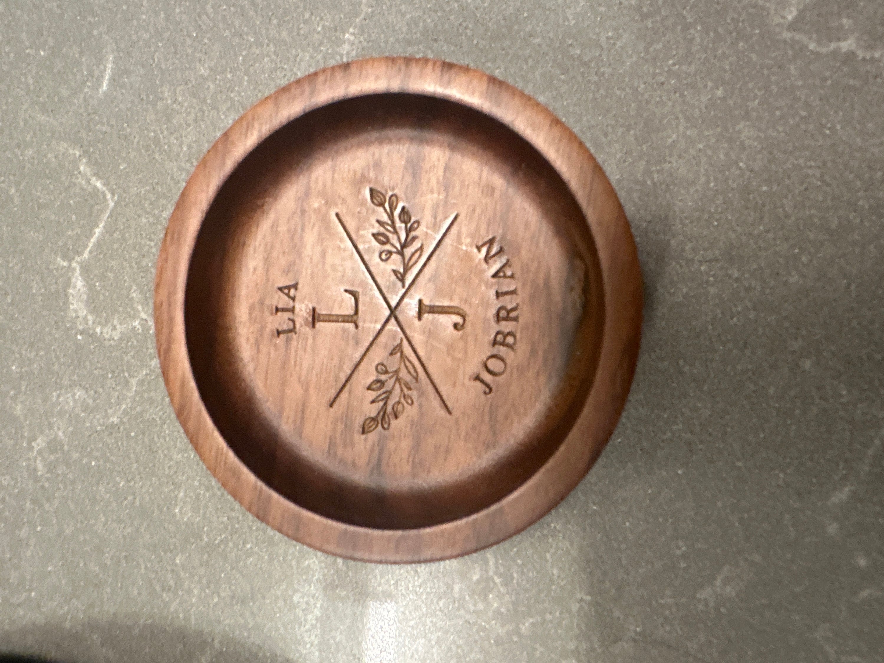 Custom Round Wood Ring Dish, Engagement Ring Holder, Personalized Wedding Ring Dish, Wedding Gift, 5th Anniversary Gifts, Gifts for Newlywed