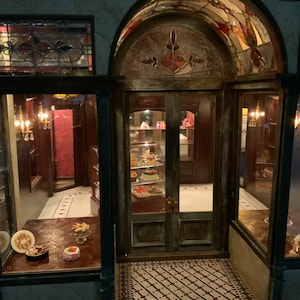 Miniature à l'échelle 1:12 - Vitrine à gâteaux et bonbons pour maison de poupée, comptoir de boulangerie avec gâteaux et pâtisseries - France