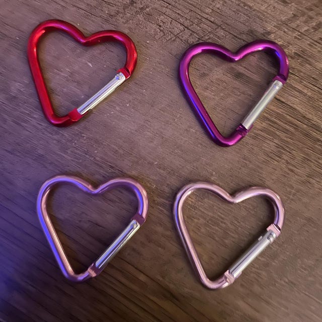200-Pack Aluminum Heart Shaped Carabiner Key Chains – 1.75 Inch Mini Clips For Keys, Backpack, Gifts