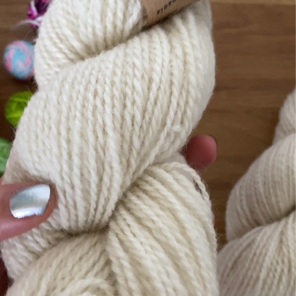 White Weaving Wool Threads - 100 G. Yarn for Dyeing - Lithuania Wool ...