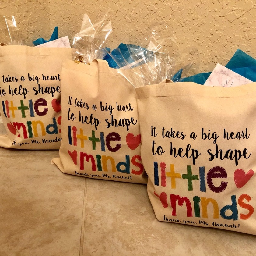 teacher tote bag - adorable teacher tote for kindergarten, first grade - teacher gift big heart to help shape little minds 22MSCL-022-BBag