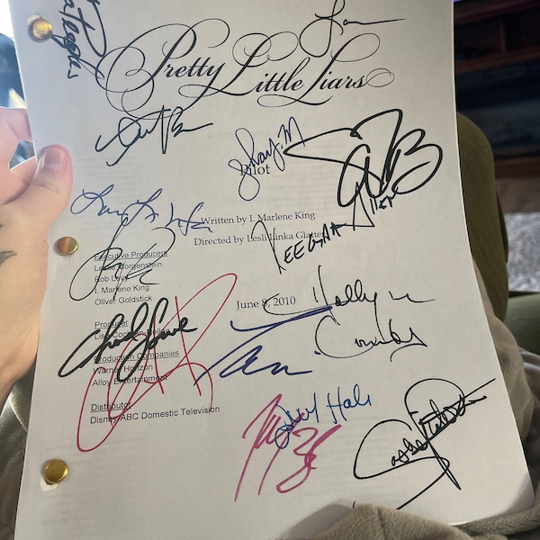 Pretty Little Liars TV Script Signed Autographed Ashley Benson, Lucy