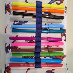 Mexpekil Astuccio colorato con camion e auto, astuccio per penne e pennarelli, per bambini, ragazzi, ragazze, cilindrici, organizer per forniture scolastiche