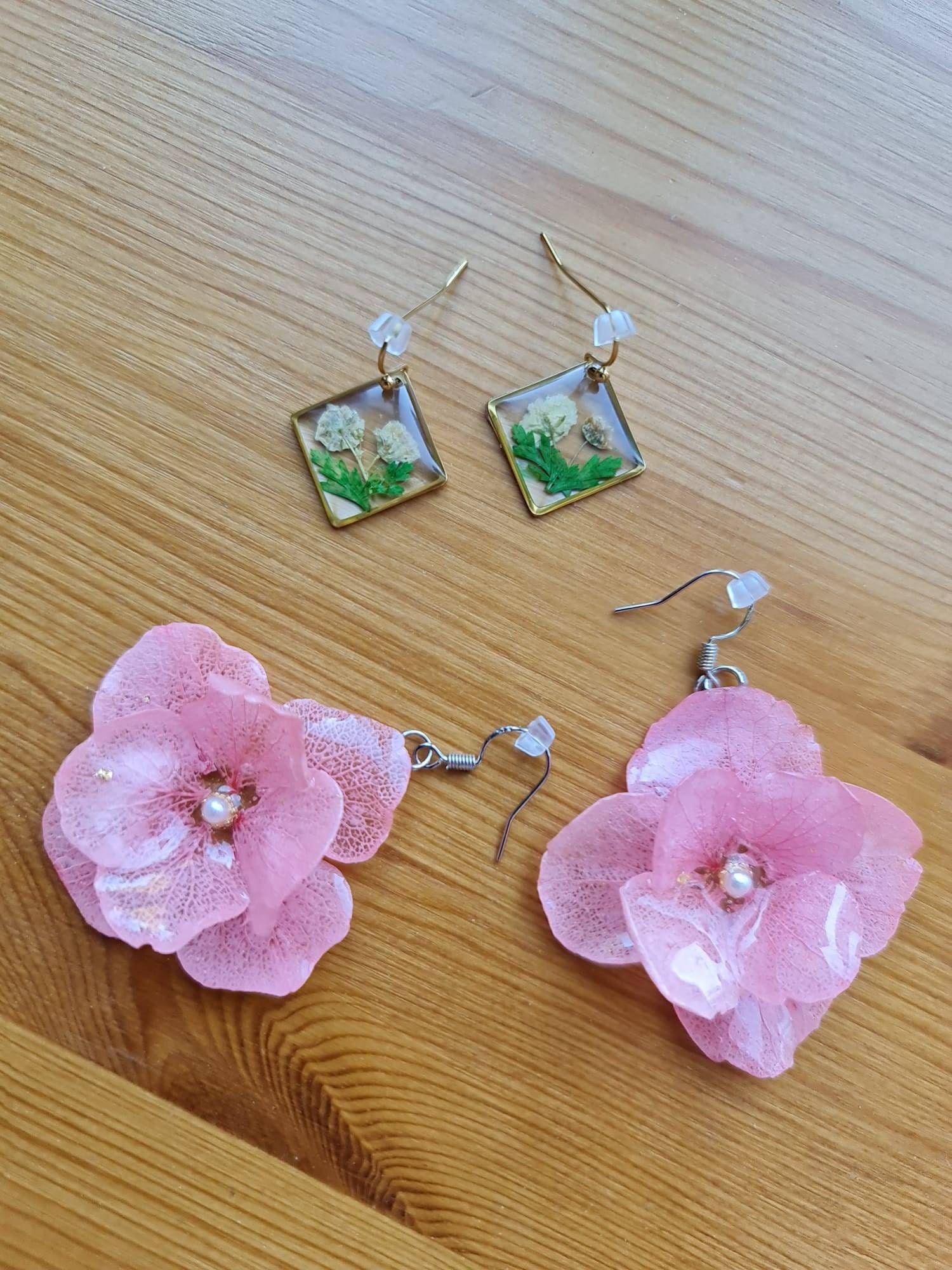 Real Hydrangea Flower Earrings, Handmade Pressed Hydrangea Flower Resin Earrings, Dried Flower Dangle Drop Earrings, Christmas Gift For Her