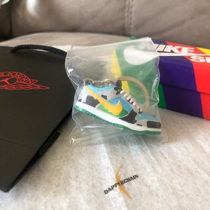 Zainab added a photo of their purchase