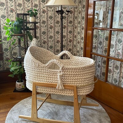 1 Pc Moses Basket Wood Bottom 27.56 X 15.75 Inches/ 70 X 40 Cm Oval