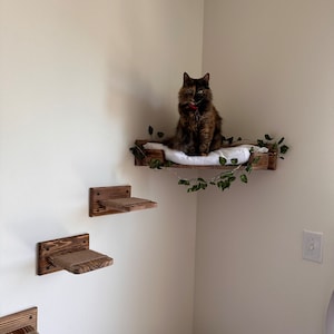 LIORCE Wall Mounted Corner Cat Bed - Comfortable Benin