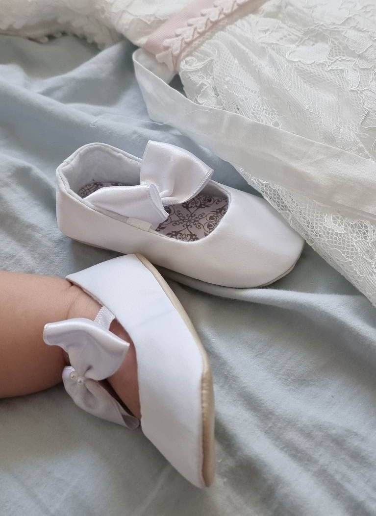 PERSONALISED baptism shoes, ivory cross shoes, white christening shoes, baby shoes, blessing outfit, baby girl slippers, infant bow shoes