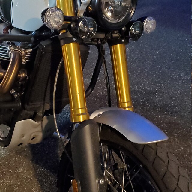 トライアンフ スクランブラー XE XC LED フォグランプ ドライビング