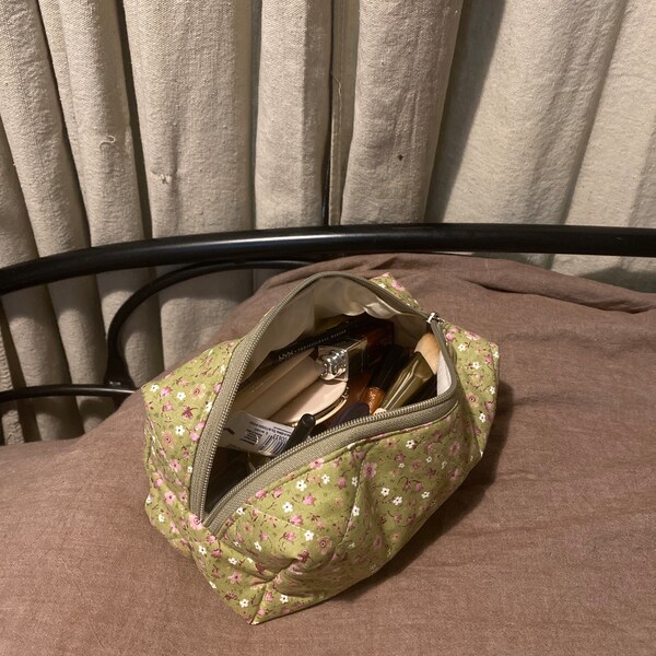 Quilted Makeup Bag, Floral Makeup Bag, Toiletry Bag Women, Quilted ...