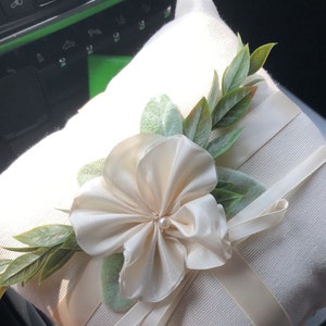 Maxbell Lovely Ivory Bud Flower Wedding Ring Pillow 15cmx15cm