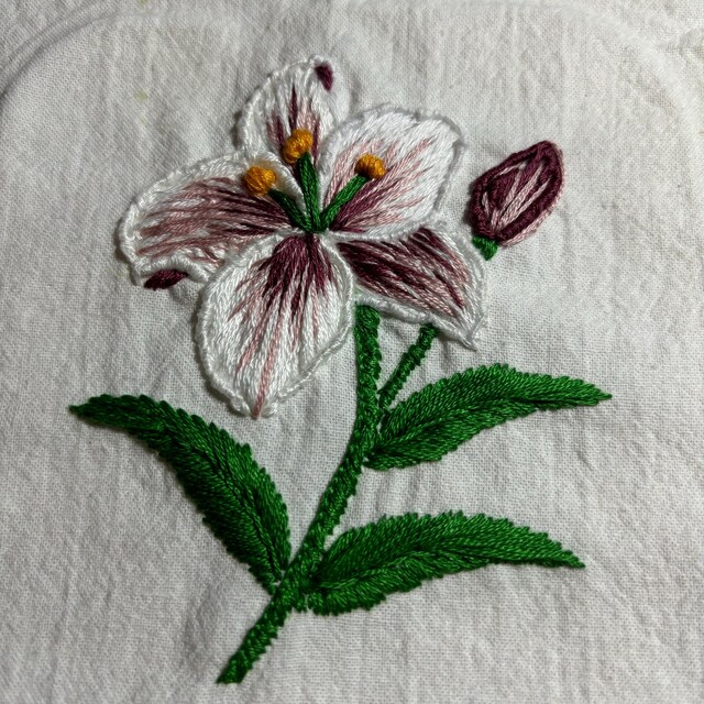 ユリの刺繍パターン：簡単な花柄デザイン（PDFパターン） - Etsy 日本