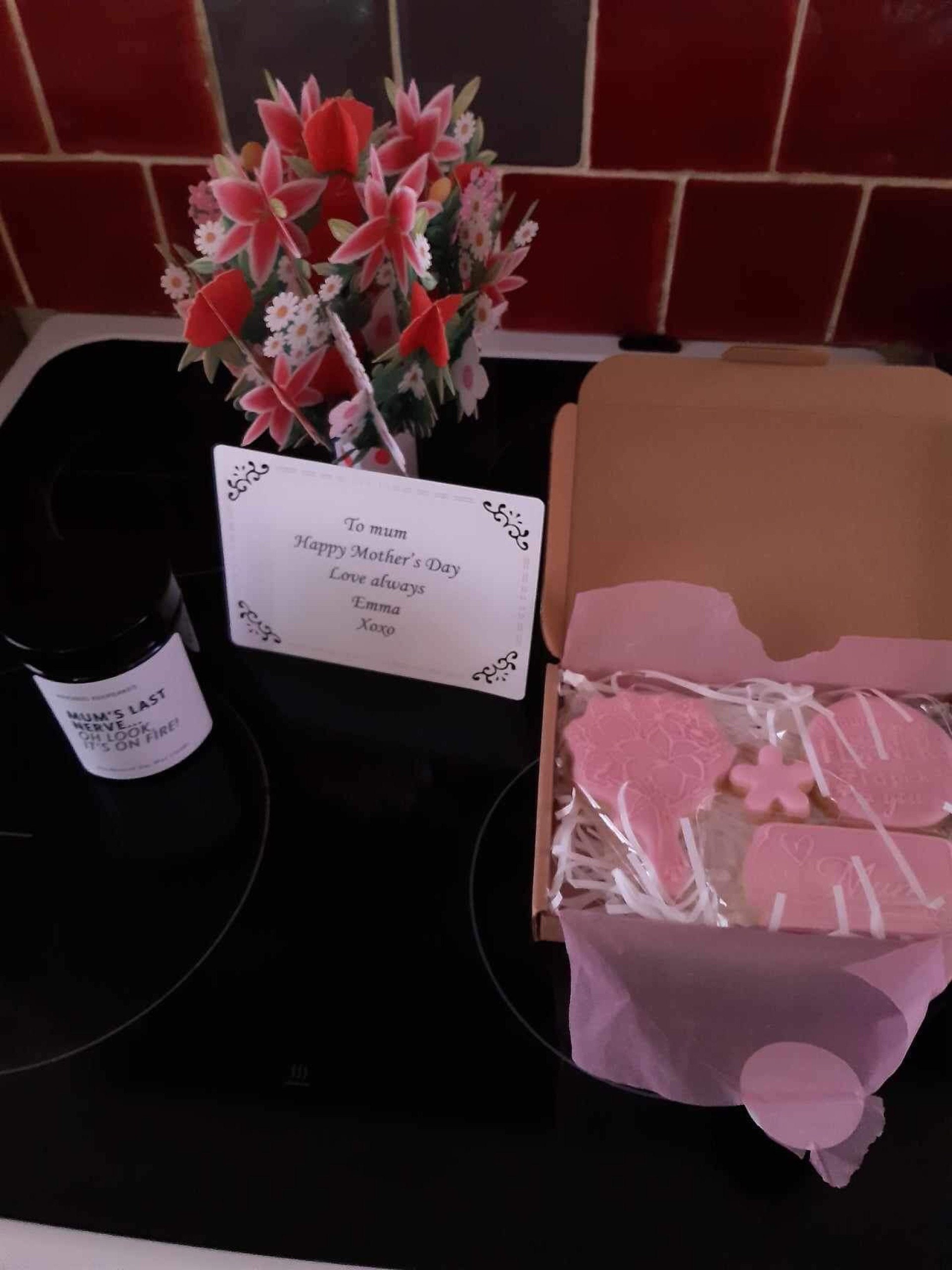 Cherry Bouquet - Pop Up 3D Card Father&#39;s Mother’s Day Birthday Valentines Wedding Anniversary Thank You Keepsake Blossoms will Last All Year
