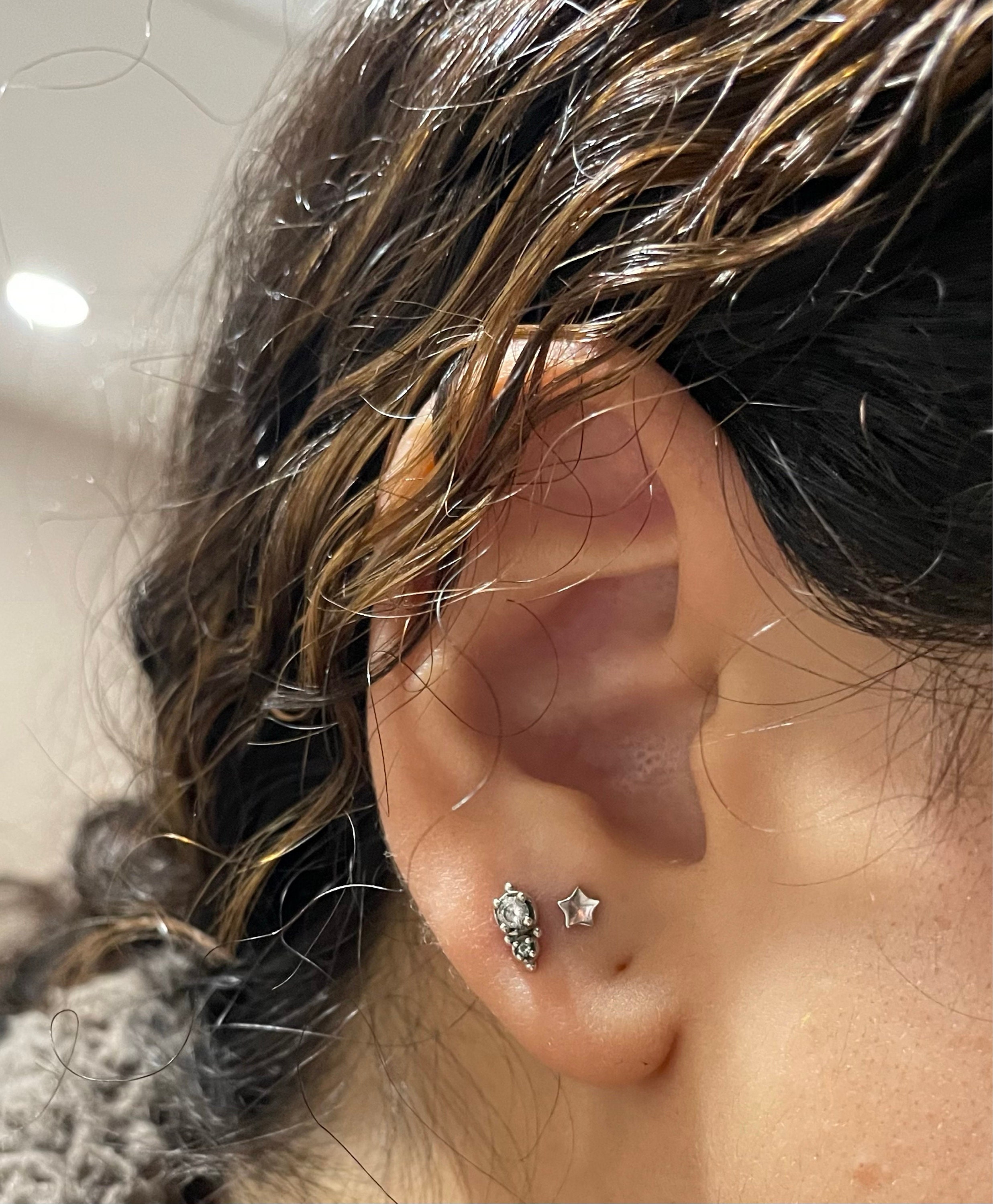 Tiny Star stud earrings - Dainty stud earrings - Sterling silver stud earrings