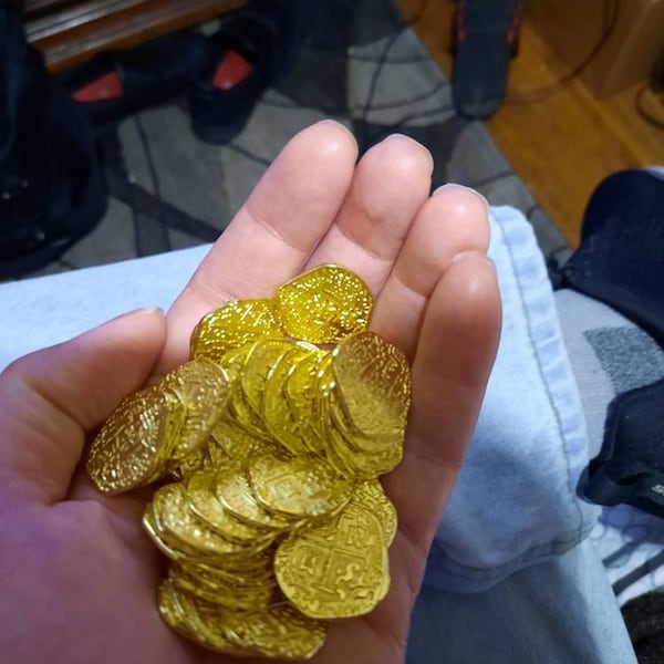 Metal Pirate Coins - 50 Gold Spanish Doubloon Replicas - Fantasy Metal ...