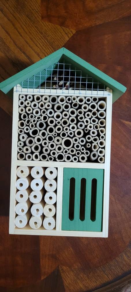 Sunny Pollinator Hotel Mehrzimmerhaus - Blattschneider &amp; Mauerbienen Insektenhabitat Einheimische Gärten Bio-Garten Gärtner Natur Geschenk