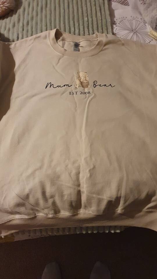Mama Bear Sweatshirt. Personalised Mum Sweatshirt with children&#39;s names. Winnie the Pooh Sweatshirt  gift for Mum. Mama Bear Jumper.