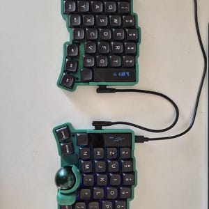 カスタムキーボール61分割キーボード：エルゴノミックトラックボール