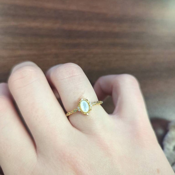 Roped White Mother of Pearl and Golden Statement Ring