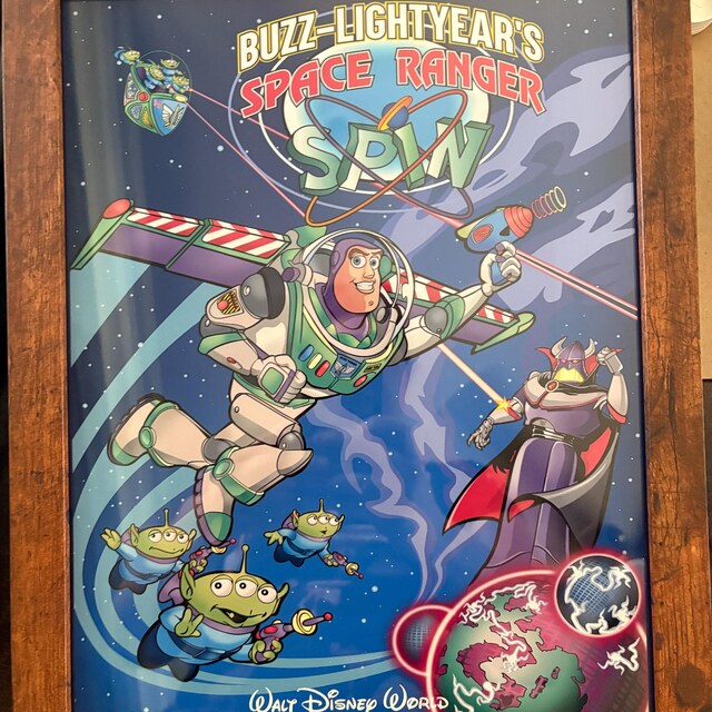 ウッディーズラウンドアップポスター ディズニーアトラクション