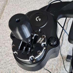 2 X Pièces De Fixation Pour Levier De Vitesses LOGITECH G27 – Gauche Et Droite – Pièce Détachée D'occasion
