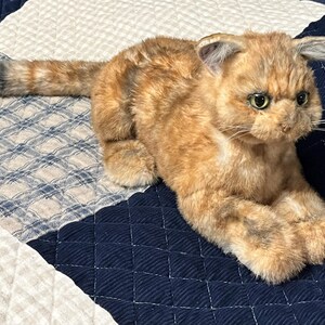 手作りの三毛猫ぬいぐるみ：リアルなコンパニオンギフト（受注生産
