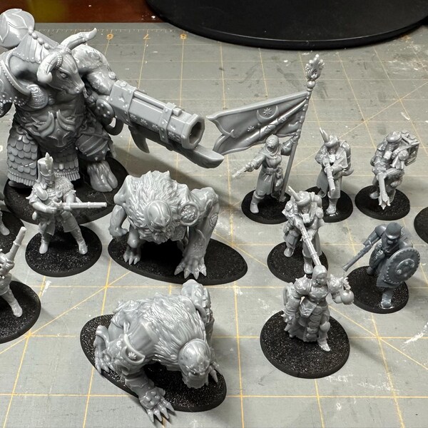 Set of 14 Hand Painted in Rust Effect Dice/bolter Rounds With Box. 3D ...