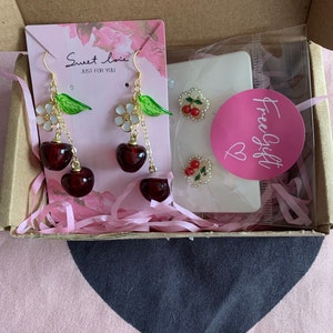 Moïra added a photo of their purchase