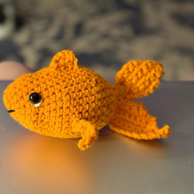 パターン: 金魚のギリーのパターン - 金魚の編みぐるみのパターン