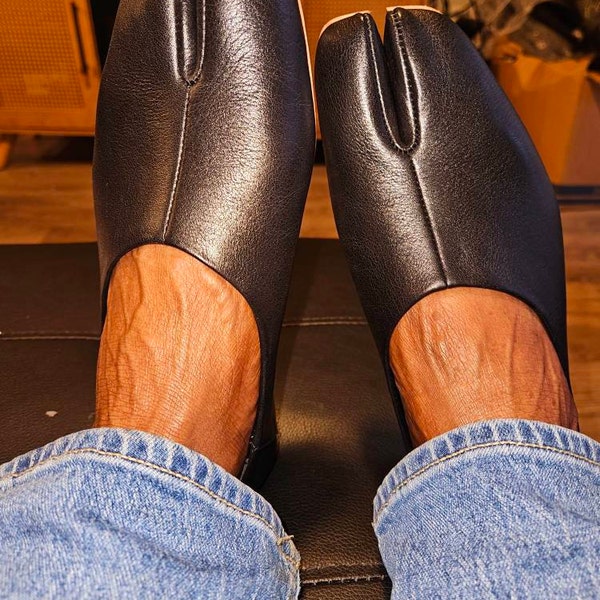 classic leather tabi shoes