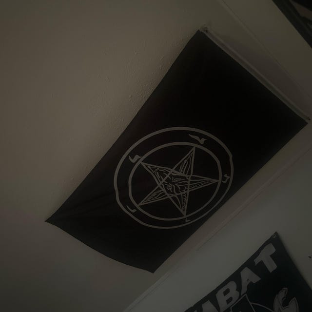 Bandiera Baphomet 3x5 Ft - Chiesa Di Satana - Pentagramma Rovesciato Nero - 100D