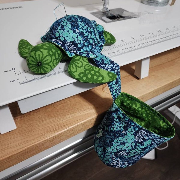 Sea Turtle Pin Cushion and Thread Catcher - Etsy