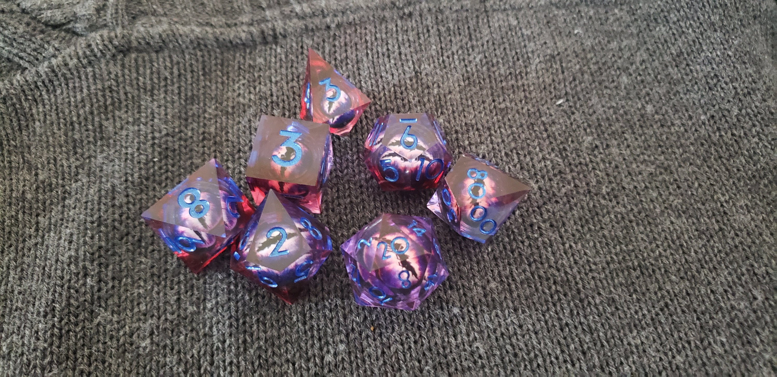 Purple Dragon's Eye Liquid Core Dice For Role Playing Games, Beholder's Eye Dice For DND Gifts, Mixed Color Resin Liquid Core Dice D&D Set