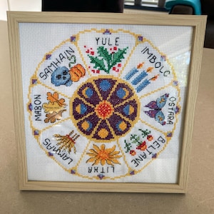 Broderies Au Point De Croix Et Traditions - Livre - Broderie Alsacienne Broderies Au Point De Croix Et Traditions - Livre - Broderie Alsacienne