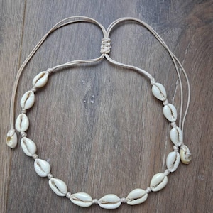 Review photo by Garance for Knotted Cowrie Shell Necklace