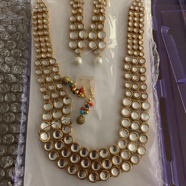 Kundan Neckpiece With Earrings-Glamourental main image 0