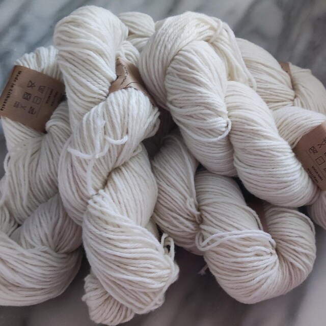 Milk White New Zealand Wool Yarn: DK Worsted, 100g (170m) - Etsy