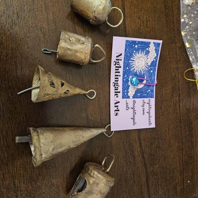 スピリットベル - 金色の様々な形 5 種類 - リサイクル鉄板メタルベル