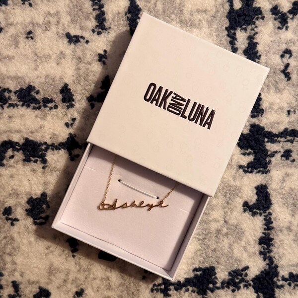 Take A Look About Oak Luna Name Necklace