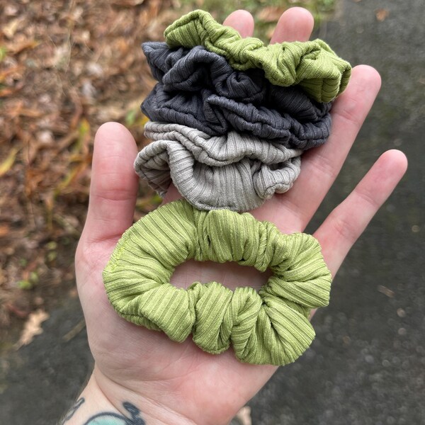 Green Printed Headband and Scrunchy Combo Set main image 0