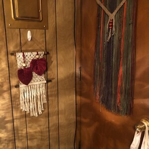 Grande Tenture Murale Macramé Vintage – Jute Tissé – Couleur Pêche Mauve – 48x28 Pouces – Boho Hippie