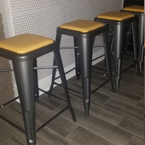 Sgabello quadrato Cuscino per metallo industriale moderno & Farmhouse cucina bar Sgabelli Sedie (Tolix, TABOURET, OSP, Bristol, Carlisle, Viktor) Sgabello quadrato Cuscino per metallo industriale moderno & Farmhouse cucina bar Sgabelli Sedie (Tolix, TABOURET, OSP, Bristol, Carlisle, Viktor)