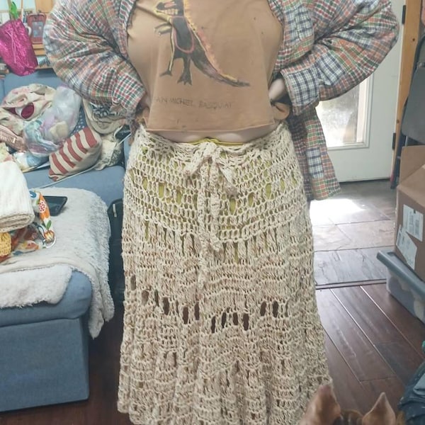 CROCHET FLOWER APPLIQUE MAXI SKIRT