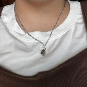 INFUSEU Collana Di Urna, Placcato Argento Fiori Di Ciliegio Gioielli Ciondolo Cremazione Keepsake Cocaiana Urna Funeraria Cassa Da Morto Vera In Legno